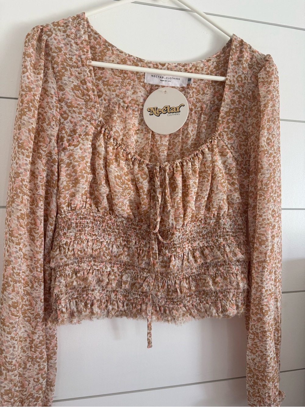 Nectar Clothing Women's Cropped Pink Floral Smocked Top